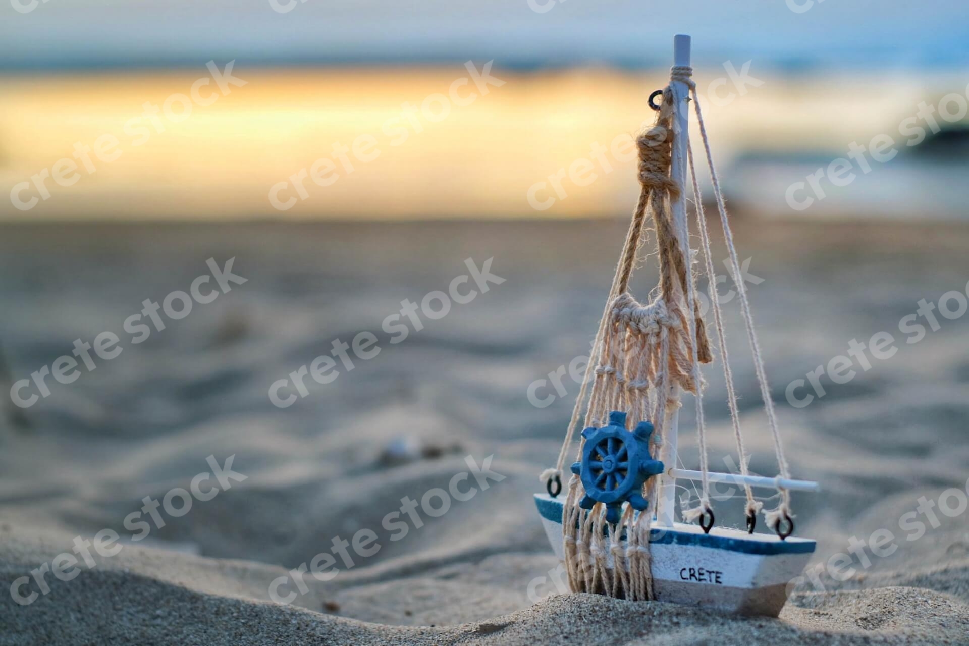 crete-tiny-boat-in-the-sand