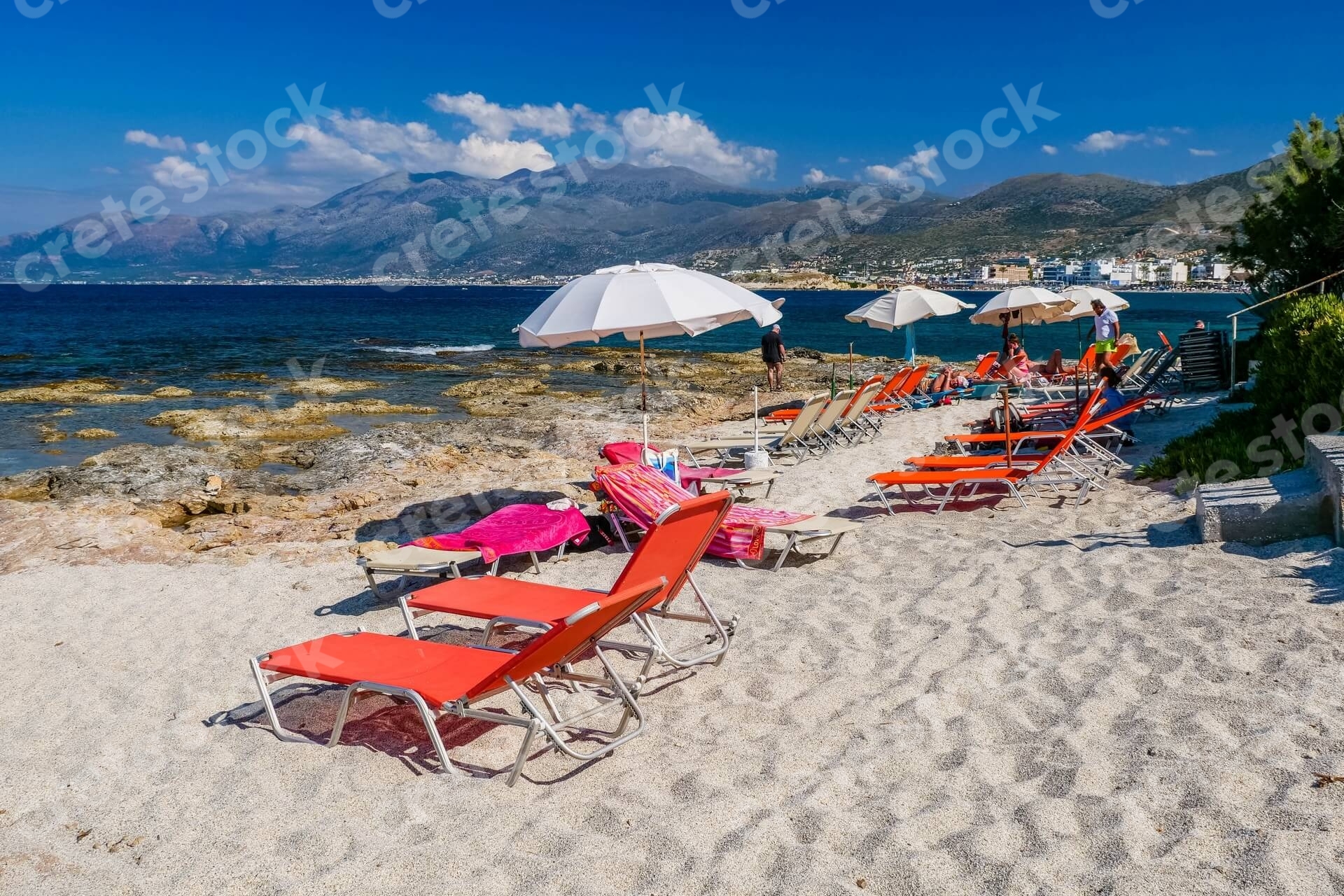 gefiri-saradaris-beach-in-hersonissos-heraklion