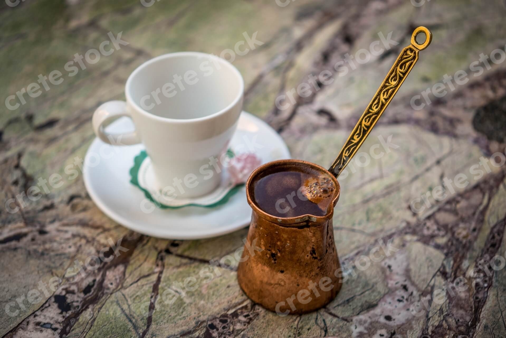 greek-traditional-coffee-in-briki-and-loukoumi