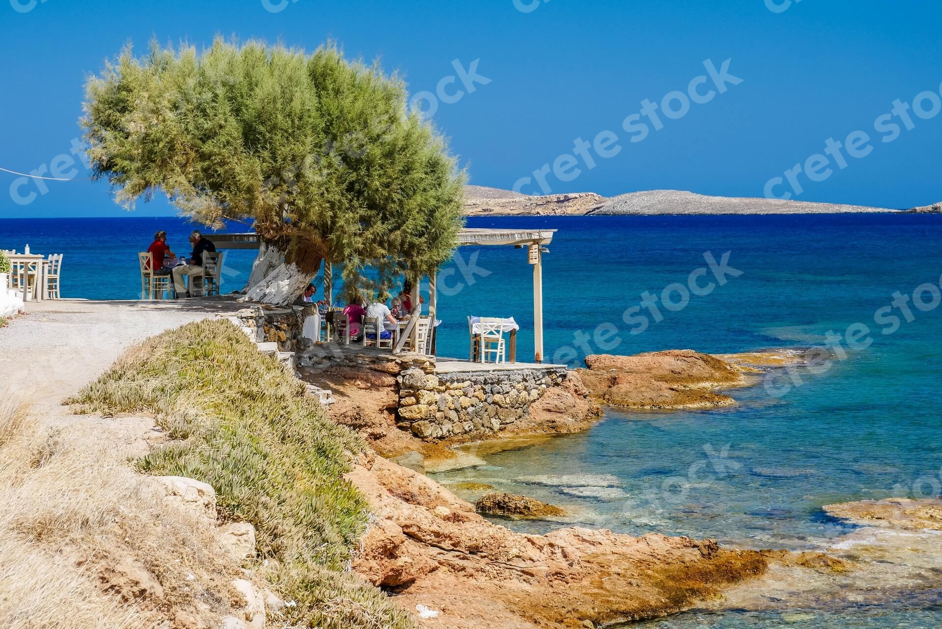 greek-taverna-seaside-in-lasithi