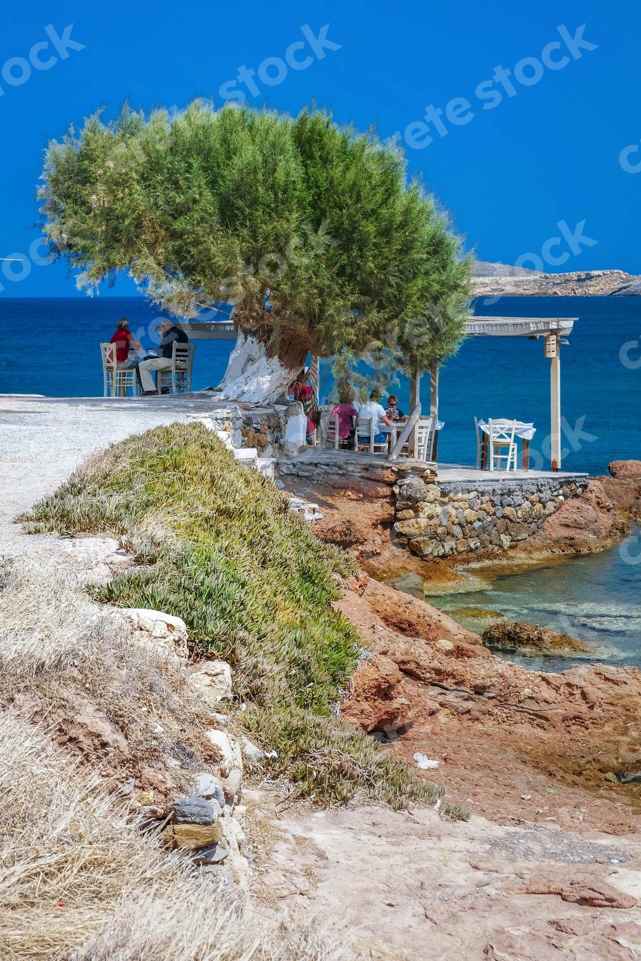 greek-taverna-seaside-in-lasithi