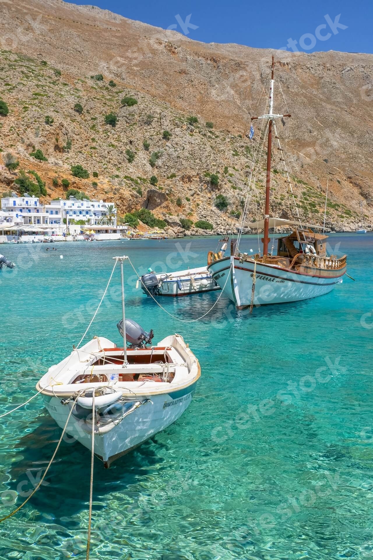 boats-in-loutro-village-in-chania