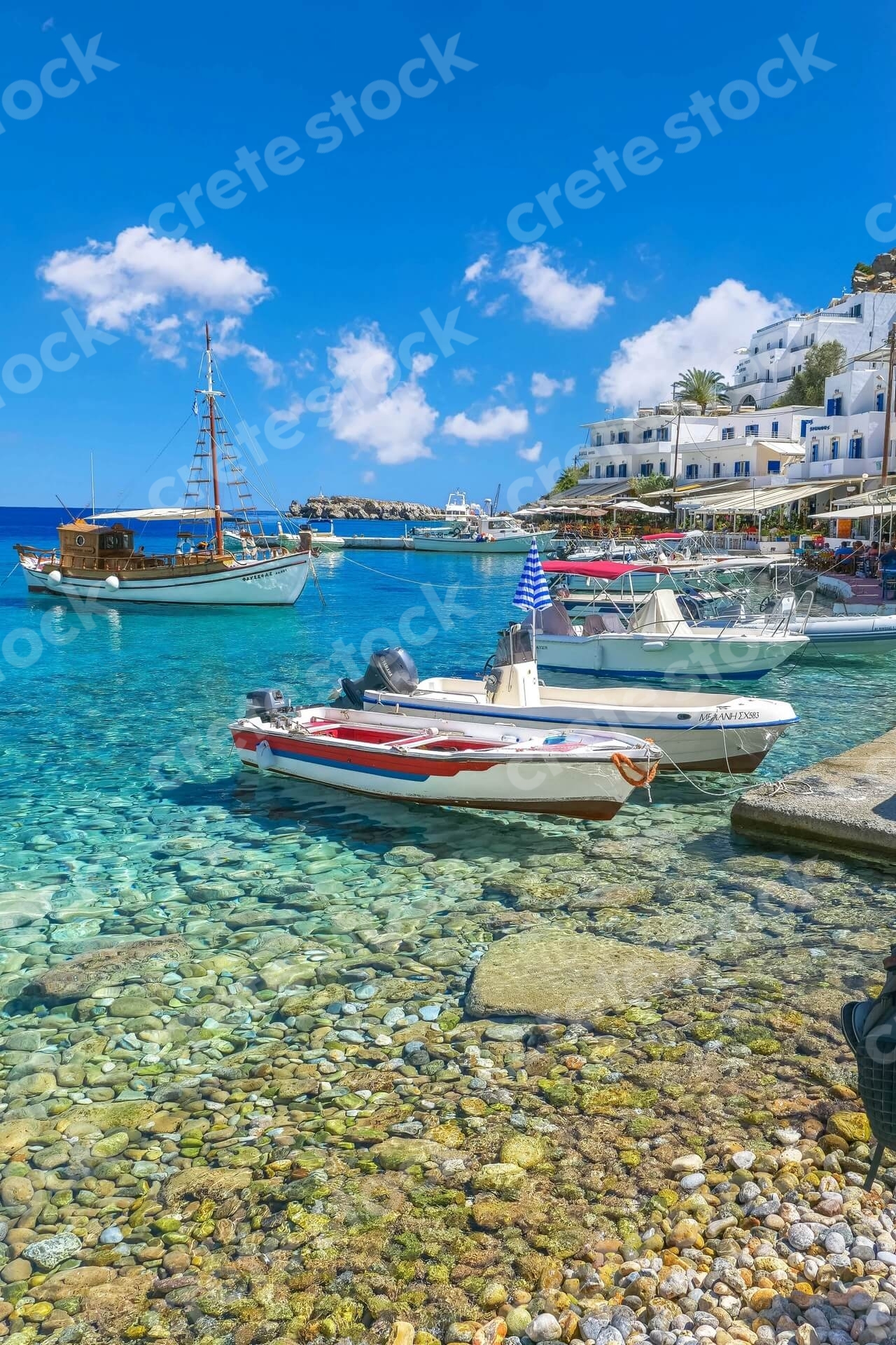 boats-in-loutro-village-in-chania