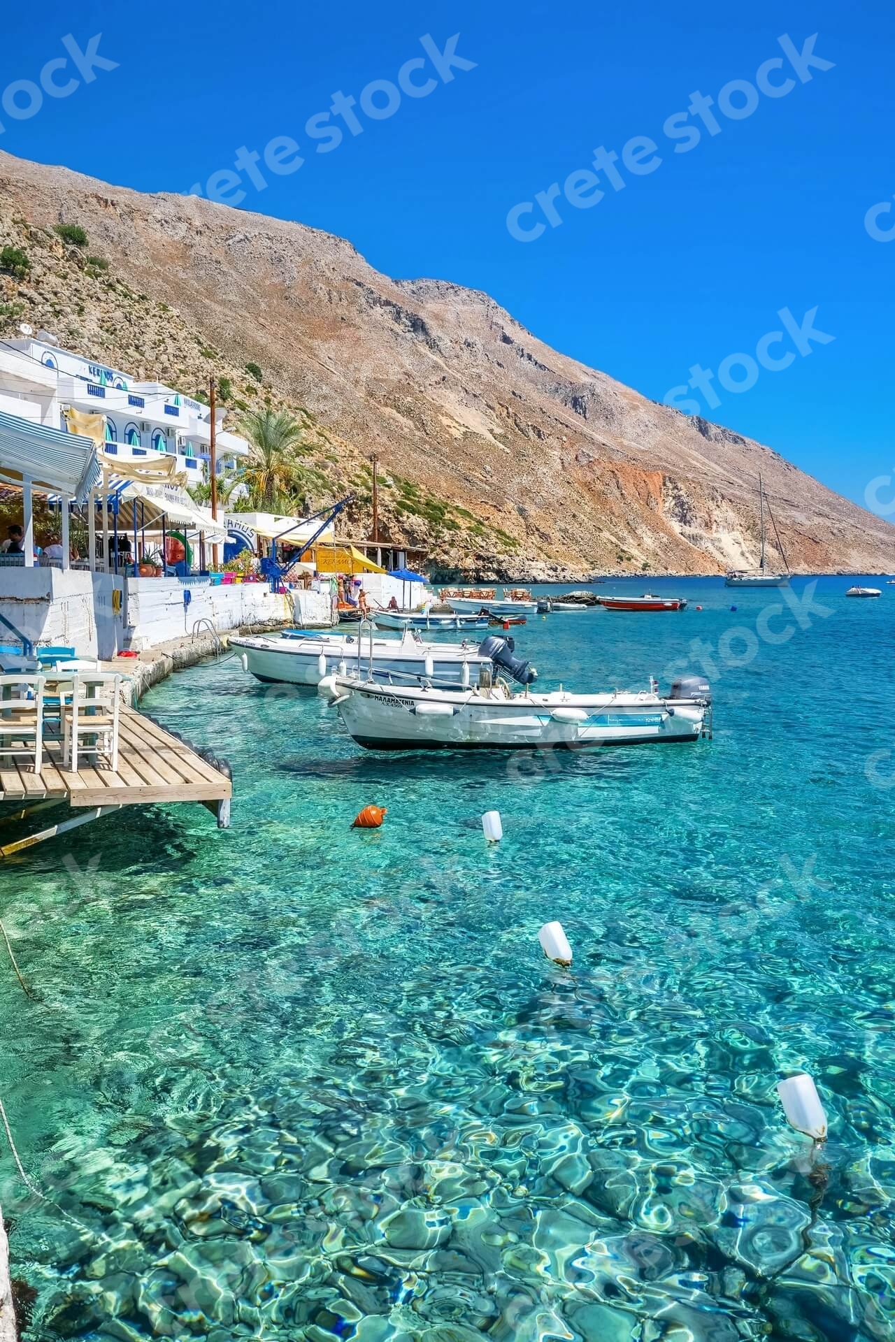 boats-in-loutro-village-in-chania