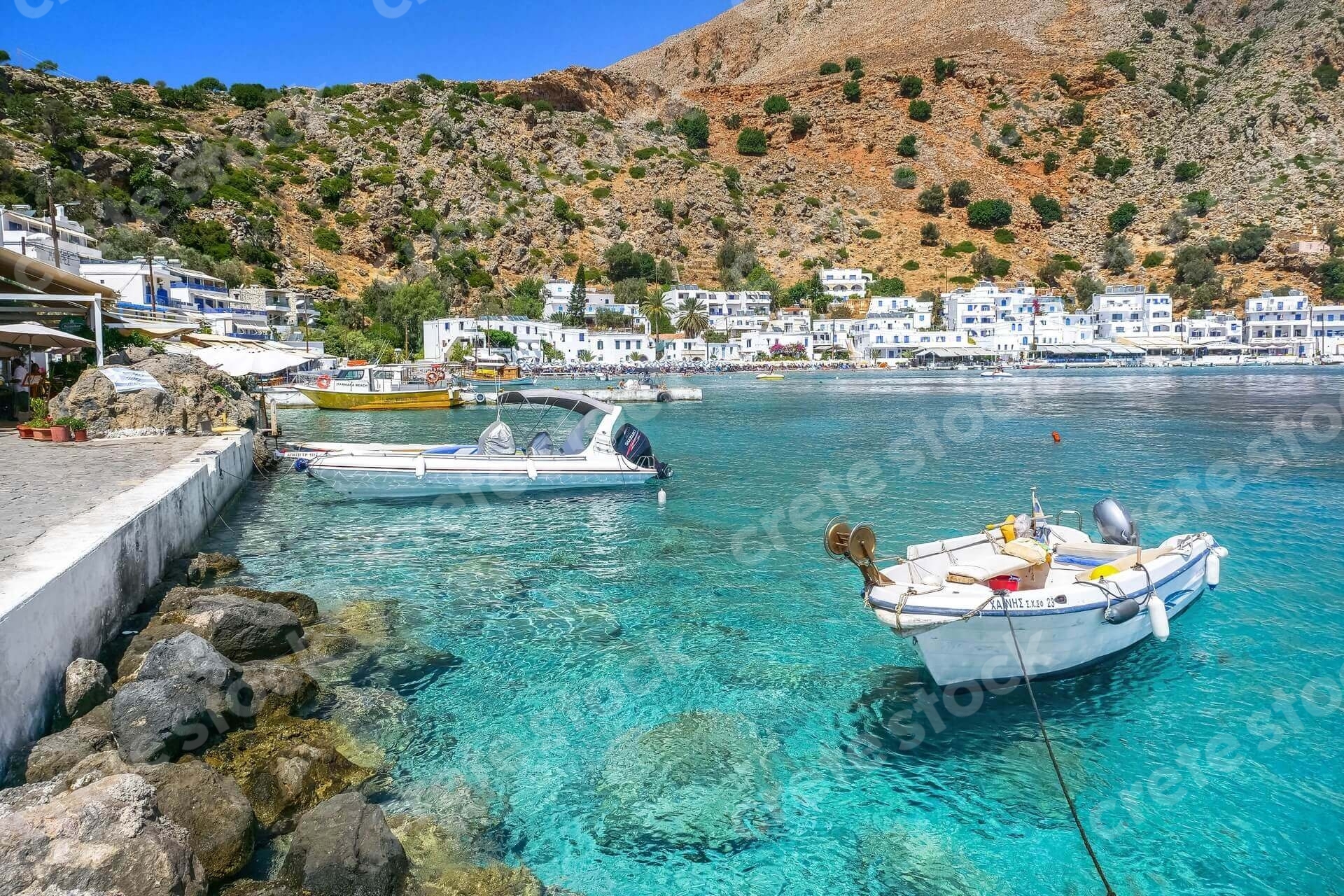 boats-in-loutro-village-in-chania