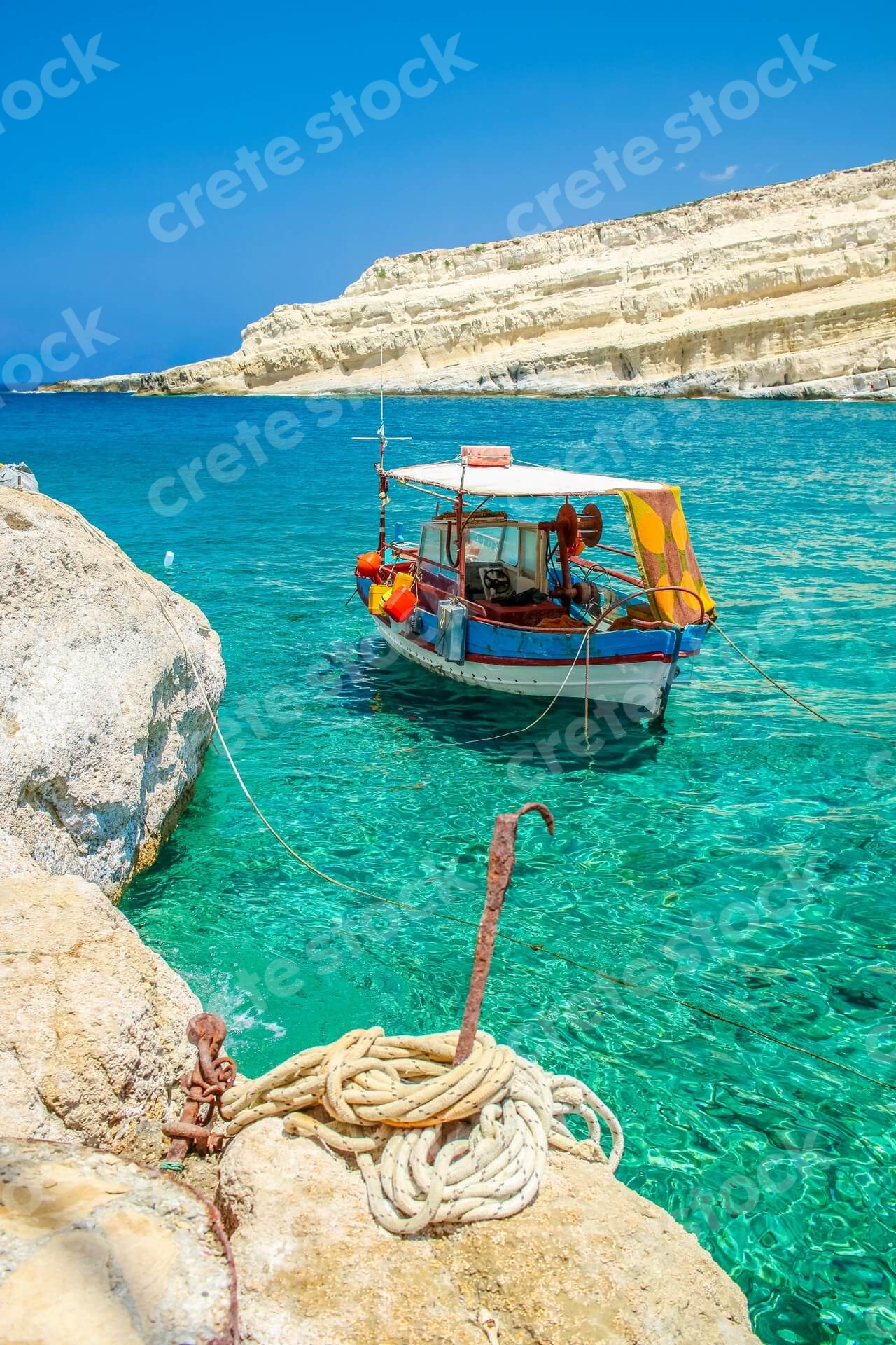 boat-in-matala-village-in-heraklion