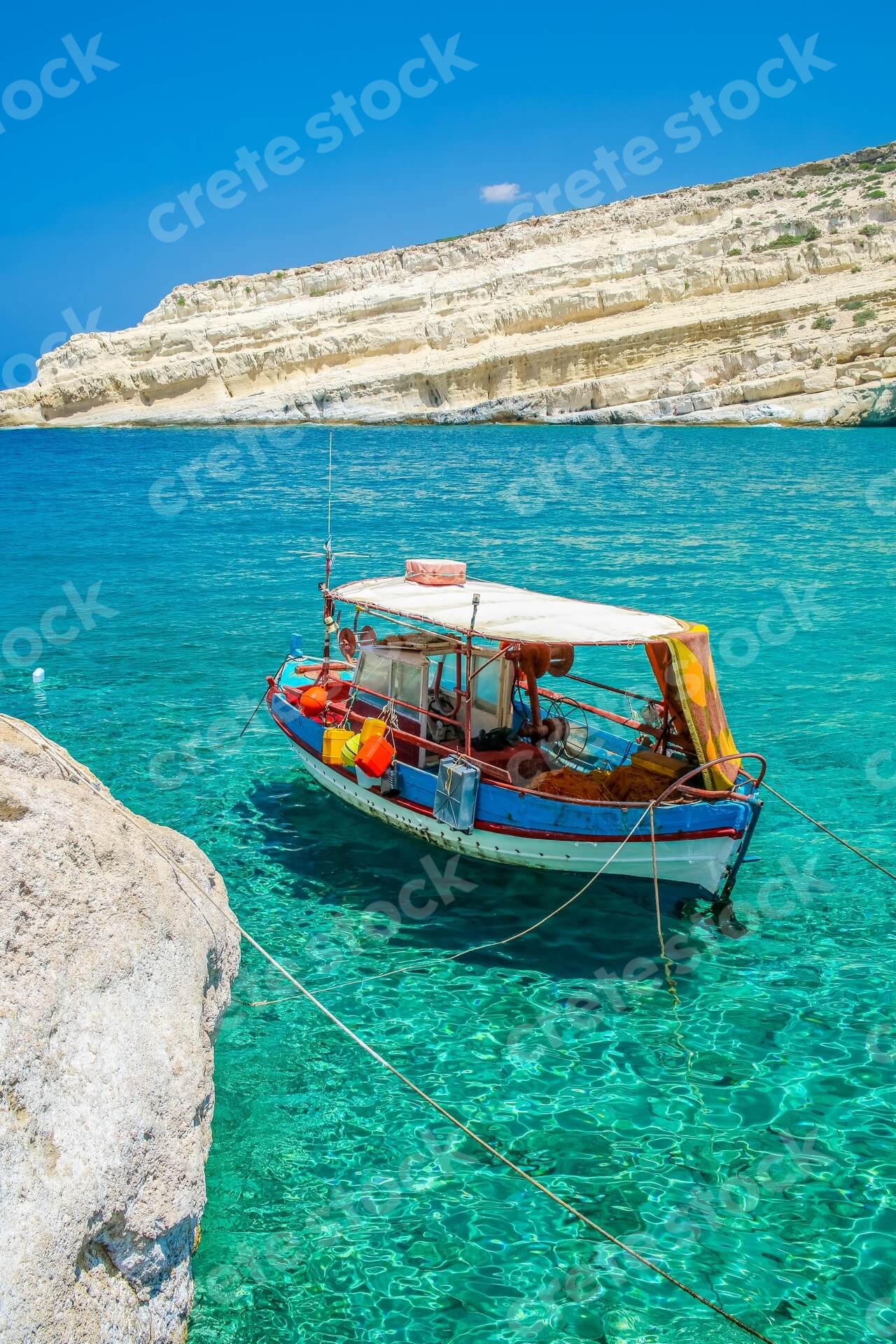 boat-in-matala-village-in-heraklion