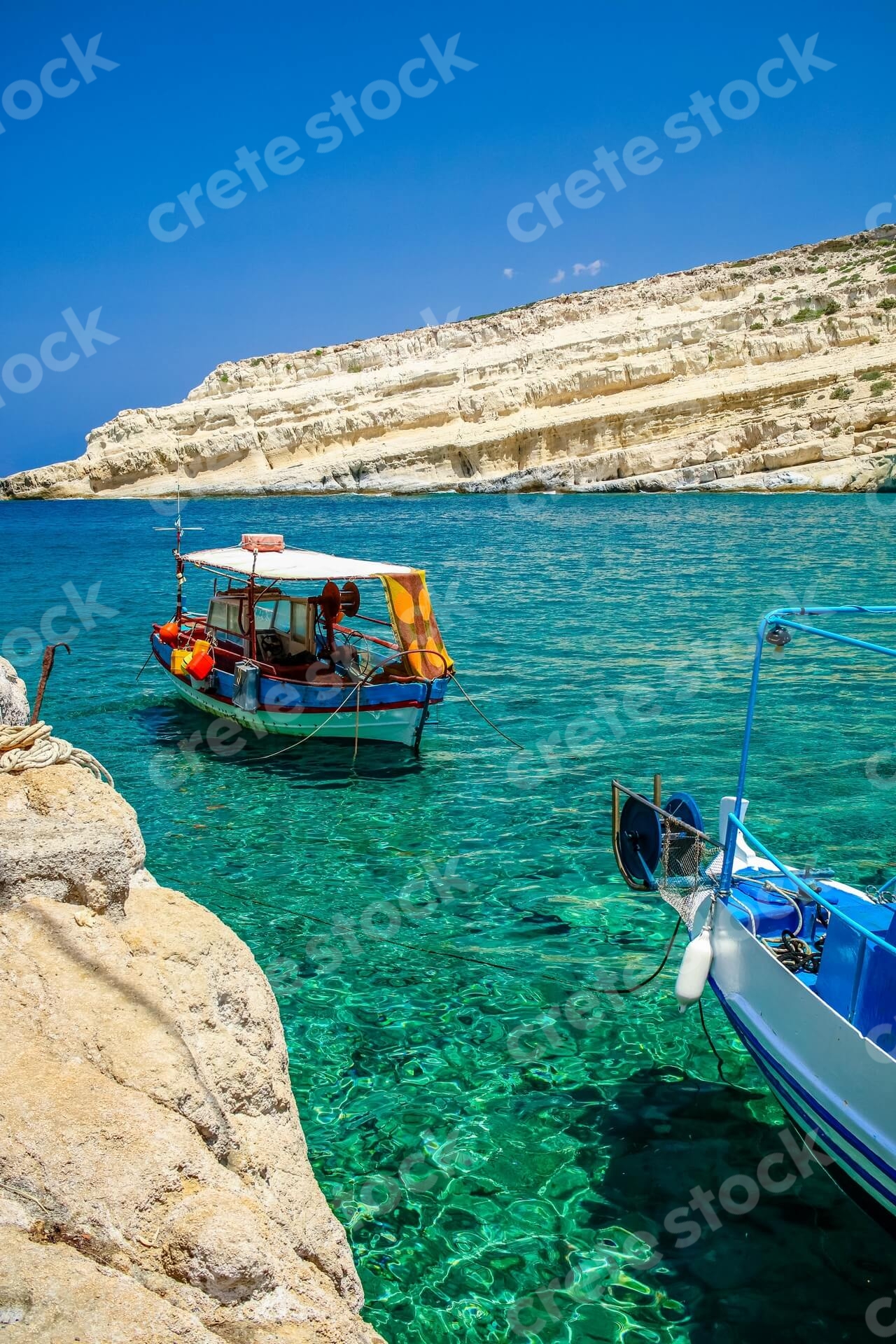 boat-in-matala-village-heraklion