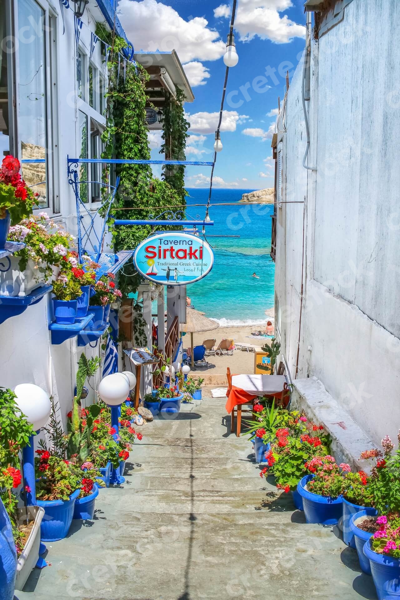 streets-in-matala-village-heraklion