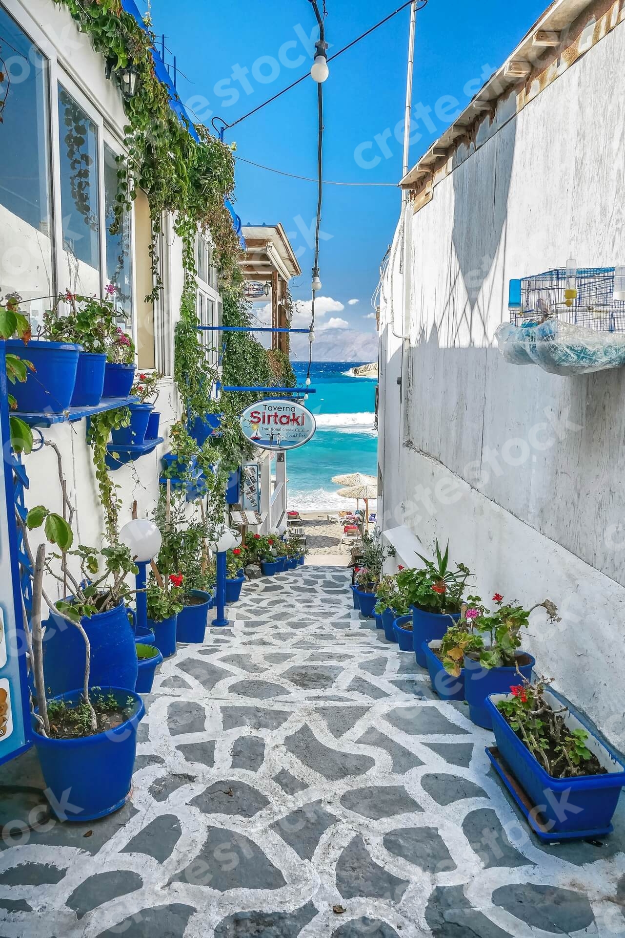 streets-in-matala-village-heraklion