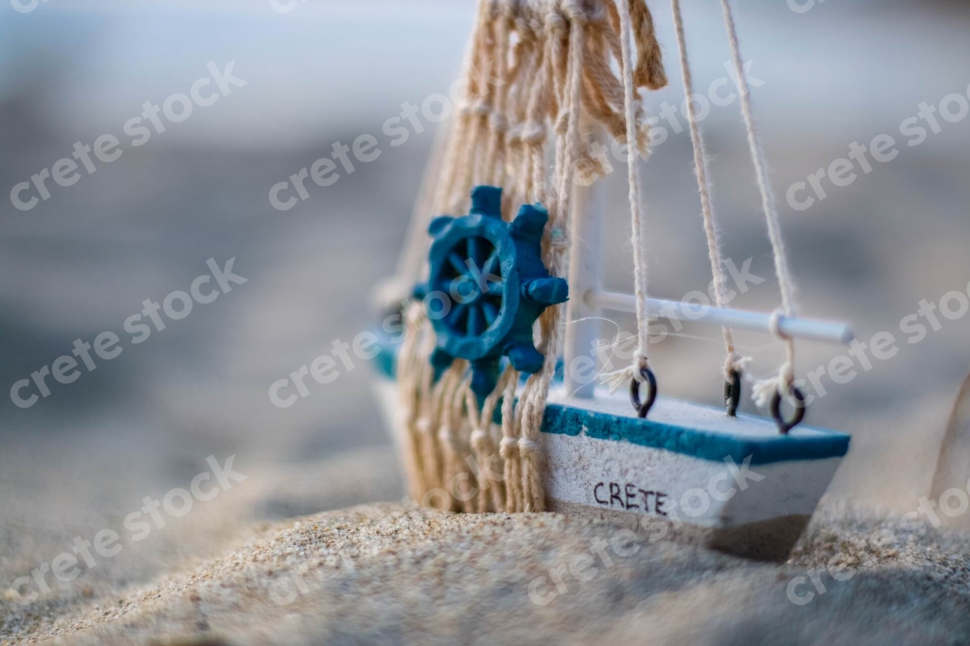 crete-tiny-boat-in-the-sand