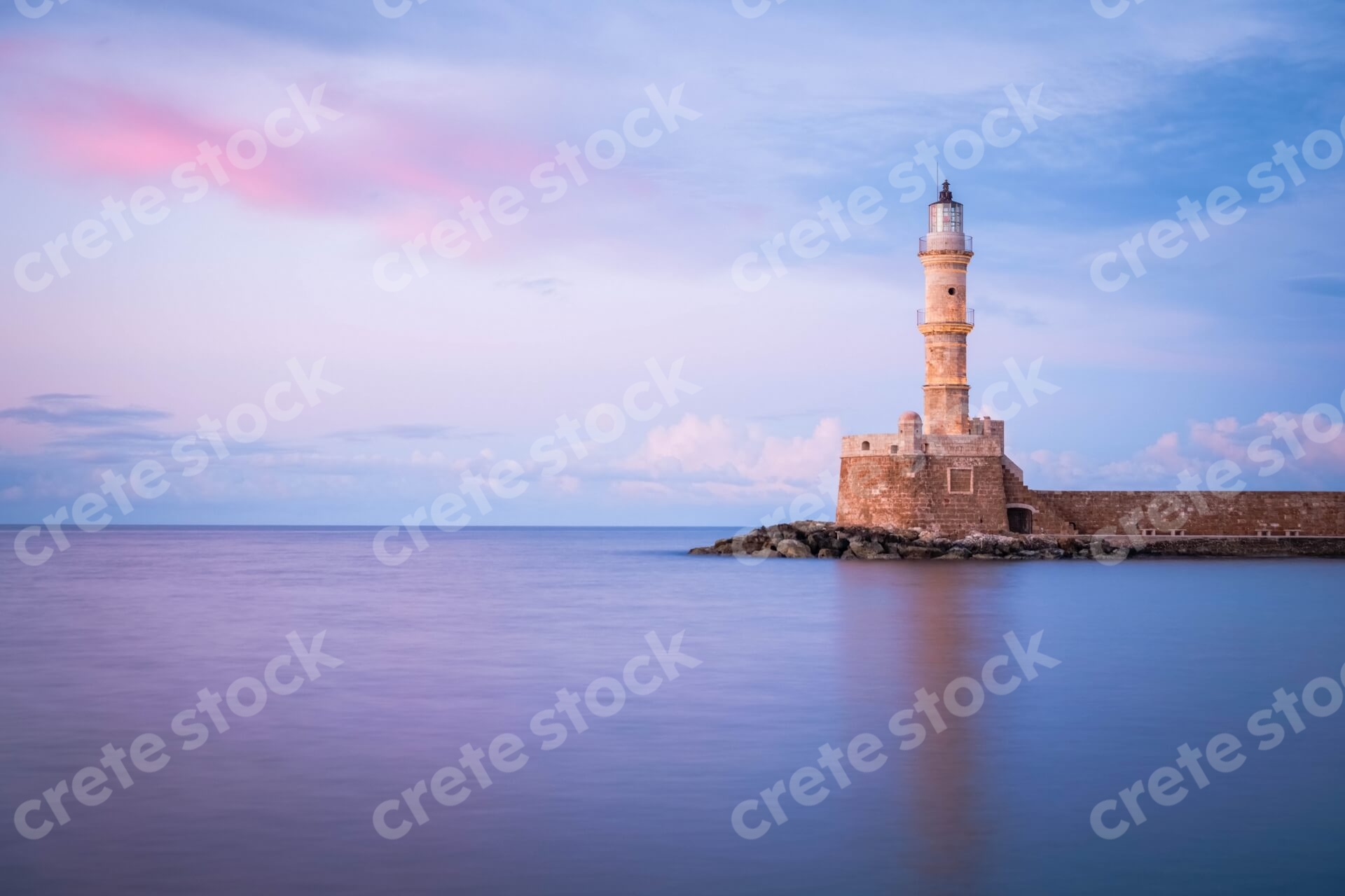 venetian-old-port-in-chania-after-sunset