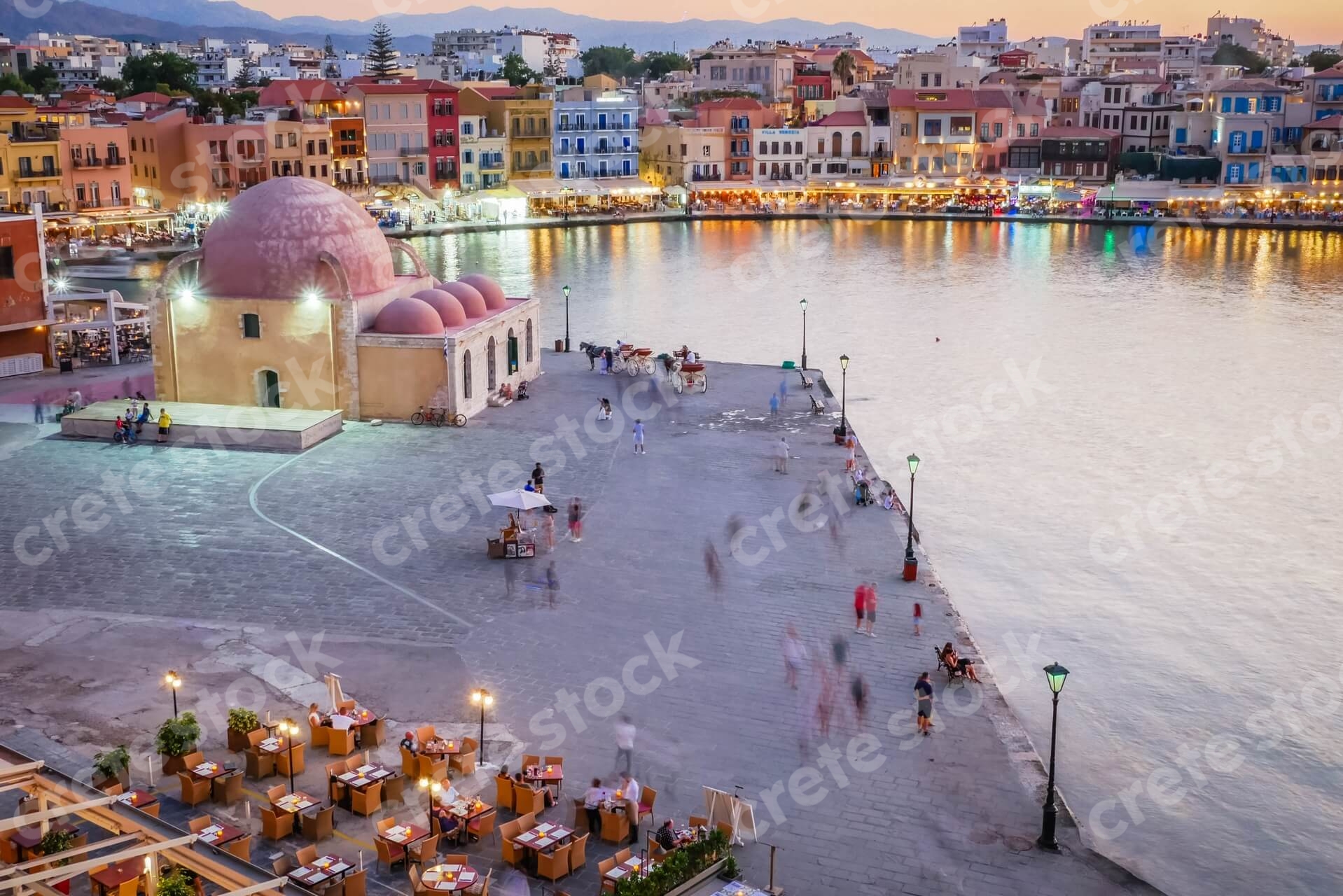 venetian-old-port-in-chania-after-sunset