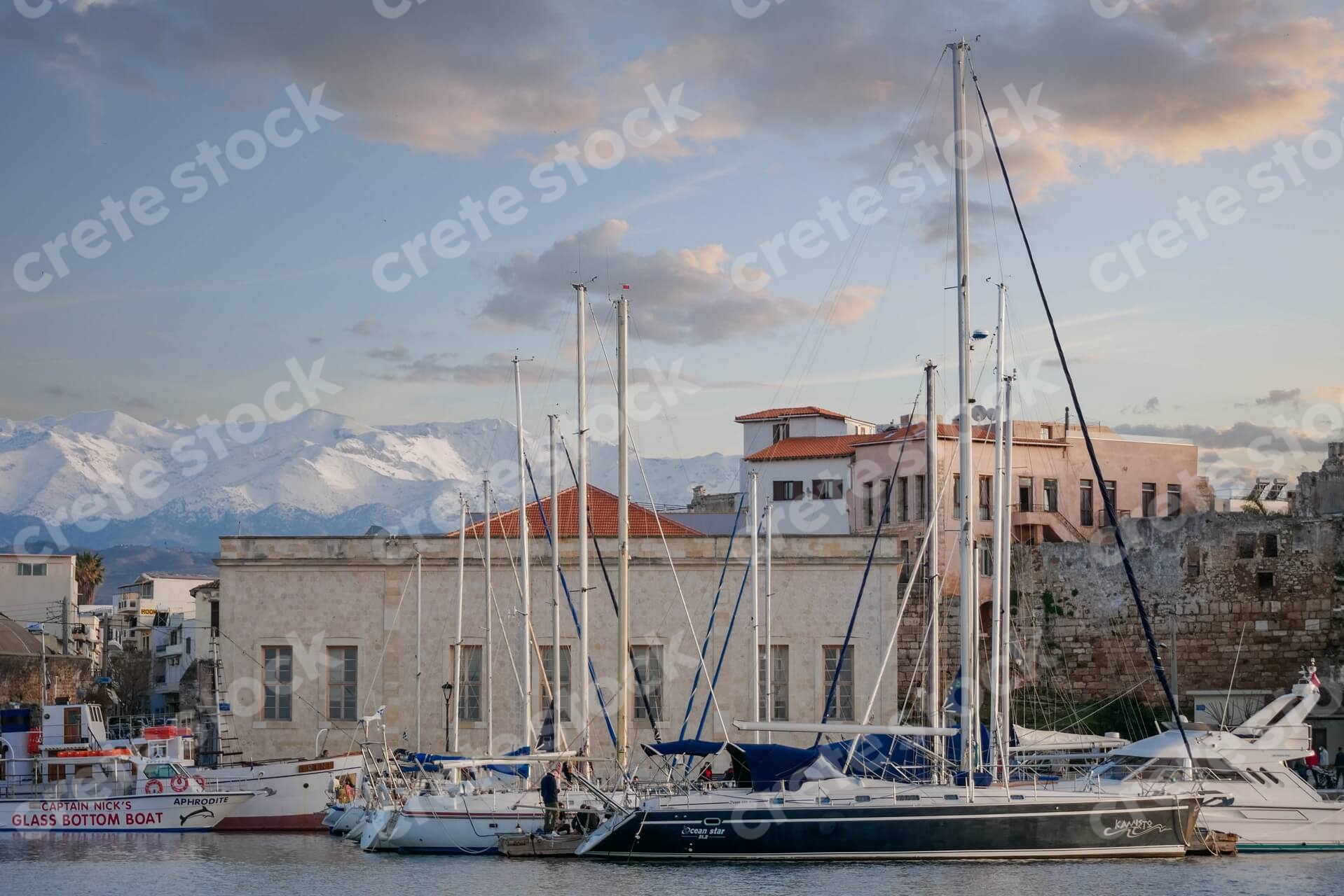 venetian-old-port-in-chania-at-sunset