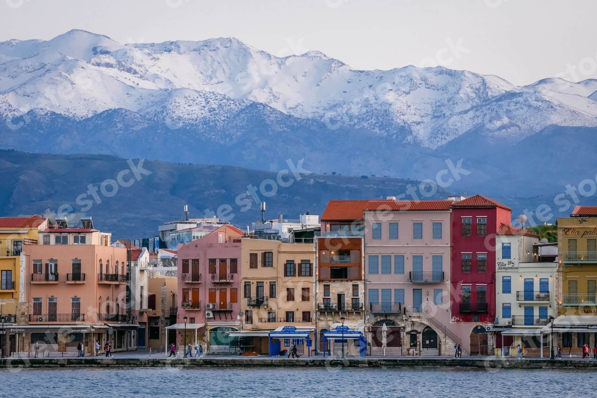 venetian-old-port-in-chania-at-sunset