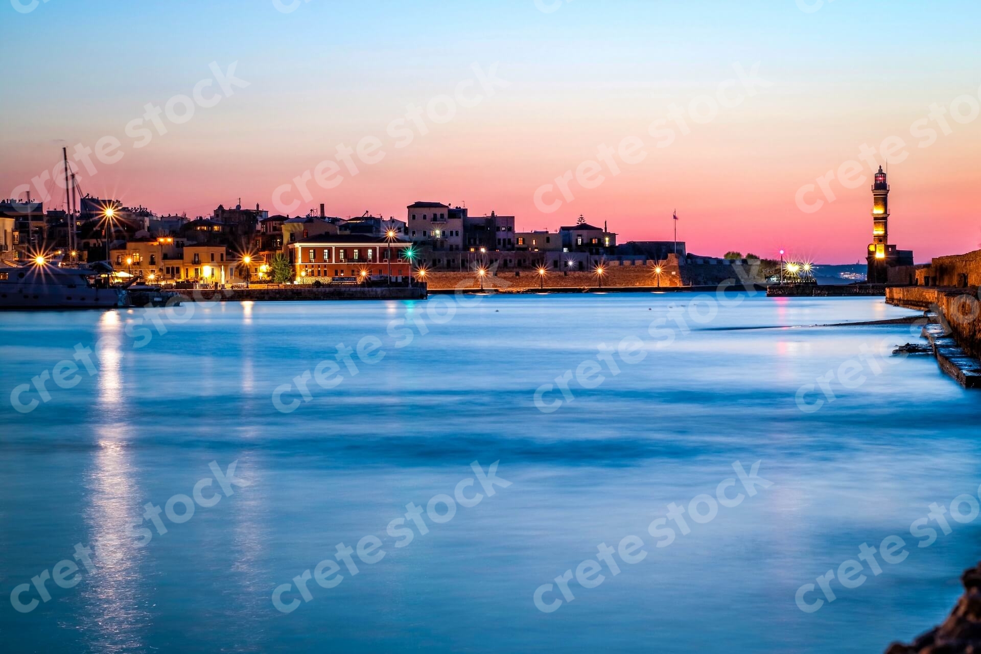 venetian-old-port-in-chania-after-sunset