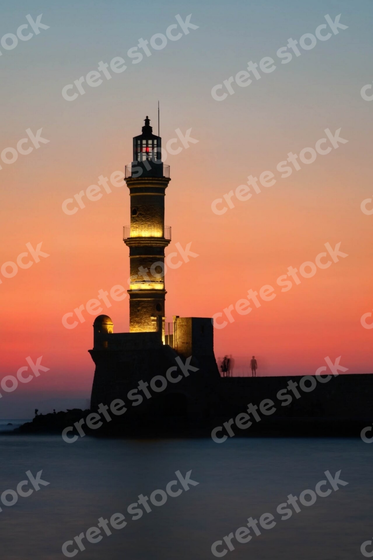 venetian-old-port-in-chania-after-sunset