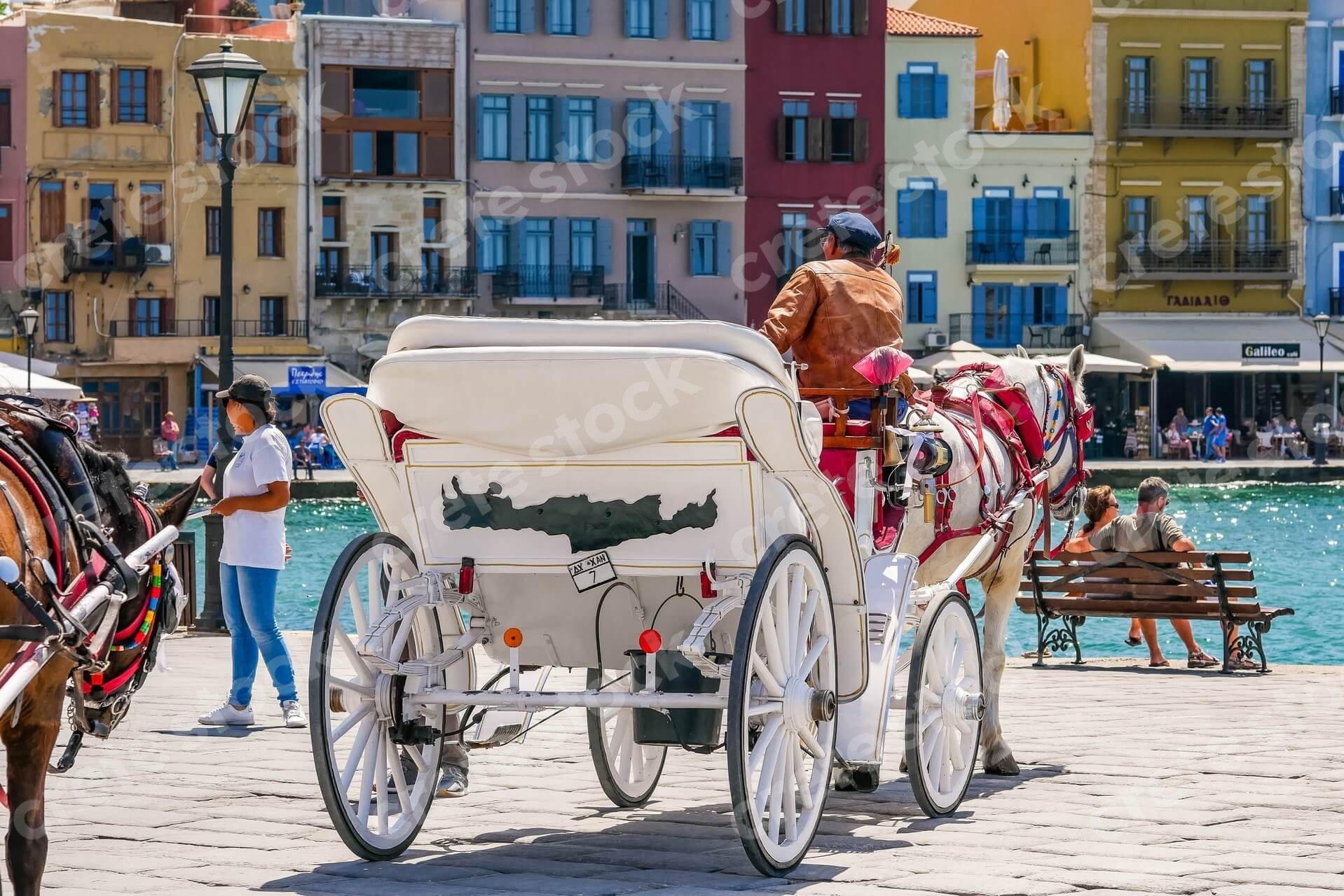 horse-and-carriage-in-old-port-chania