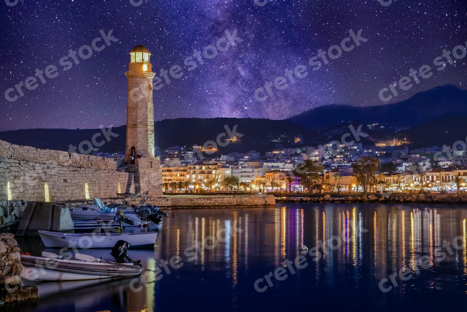 starry-night-at-venetian-old-port-in-rethymno