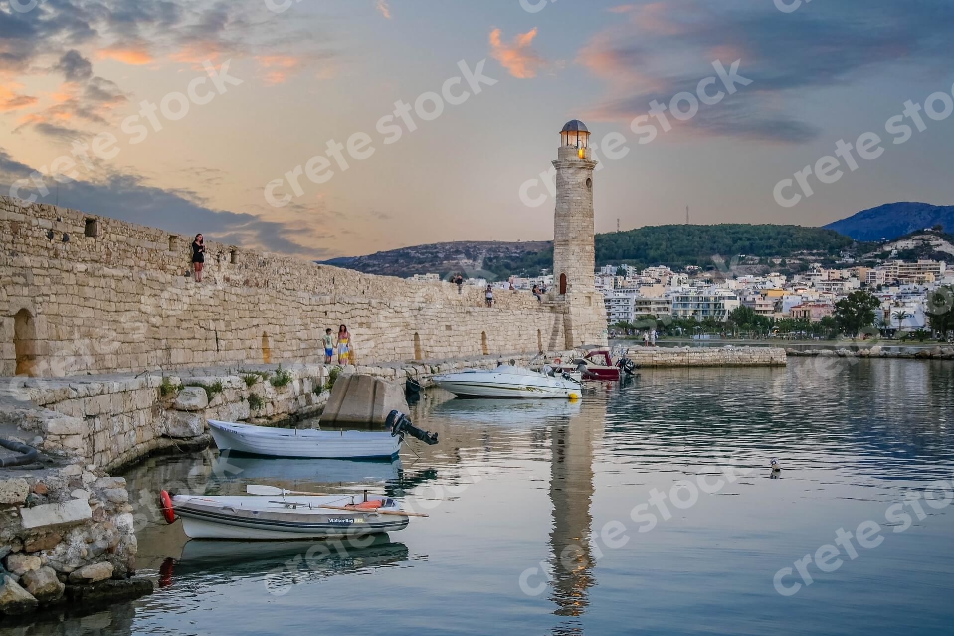 sunset-at-venetian-old-port-in-rethymno