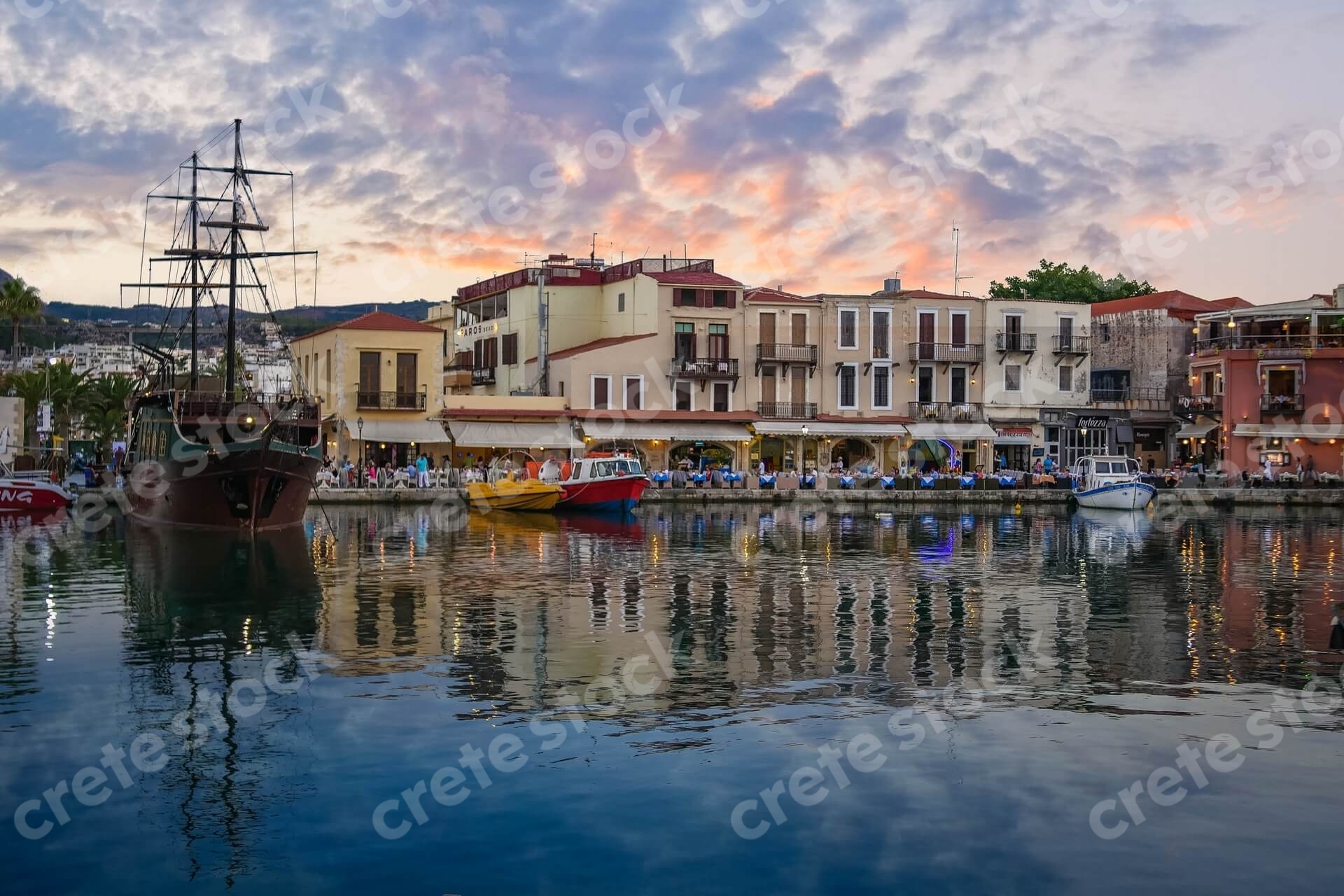 sunset-at-venetian-old-port-in-rethymno