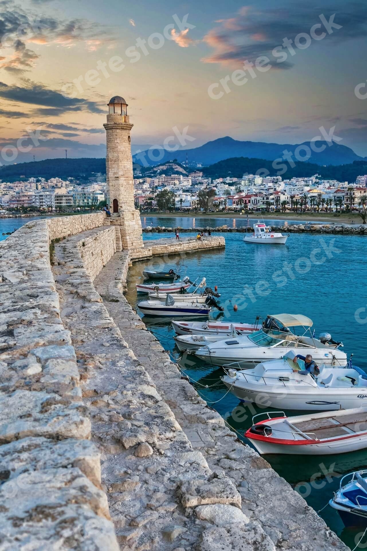 sunset-at-venetian-old-port-in-rethymno