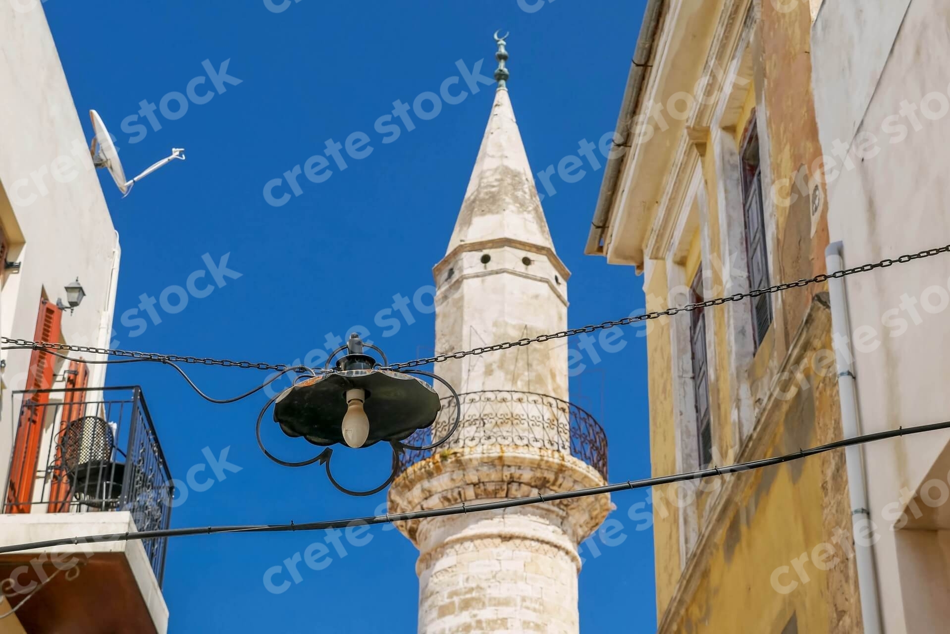 minaret-in-venetian-old-town-chania