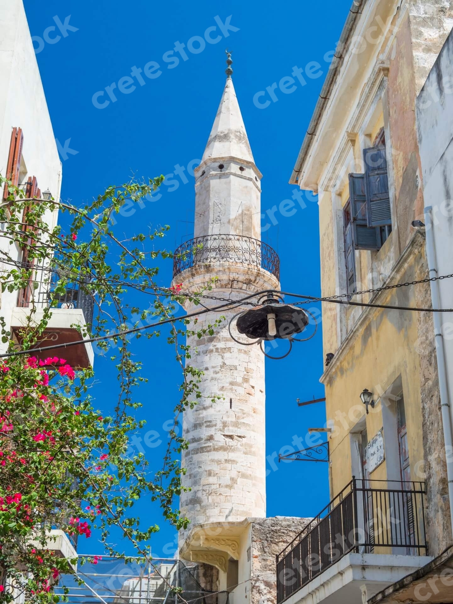 minaret-in-venetian-old-town-chania