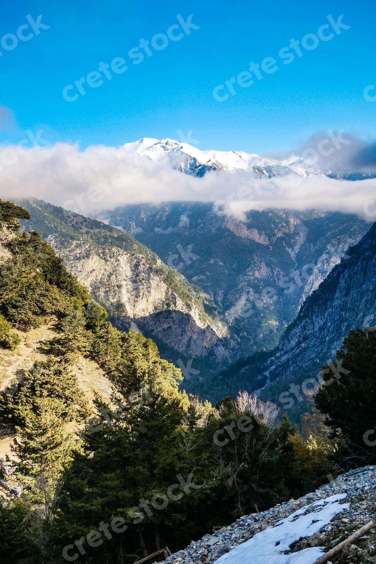 omalos-mountain-with-snow-in-chania-crete