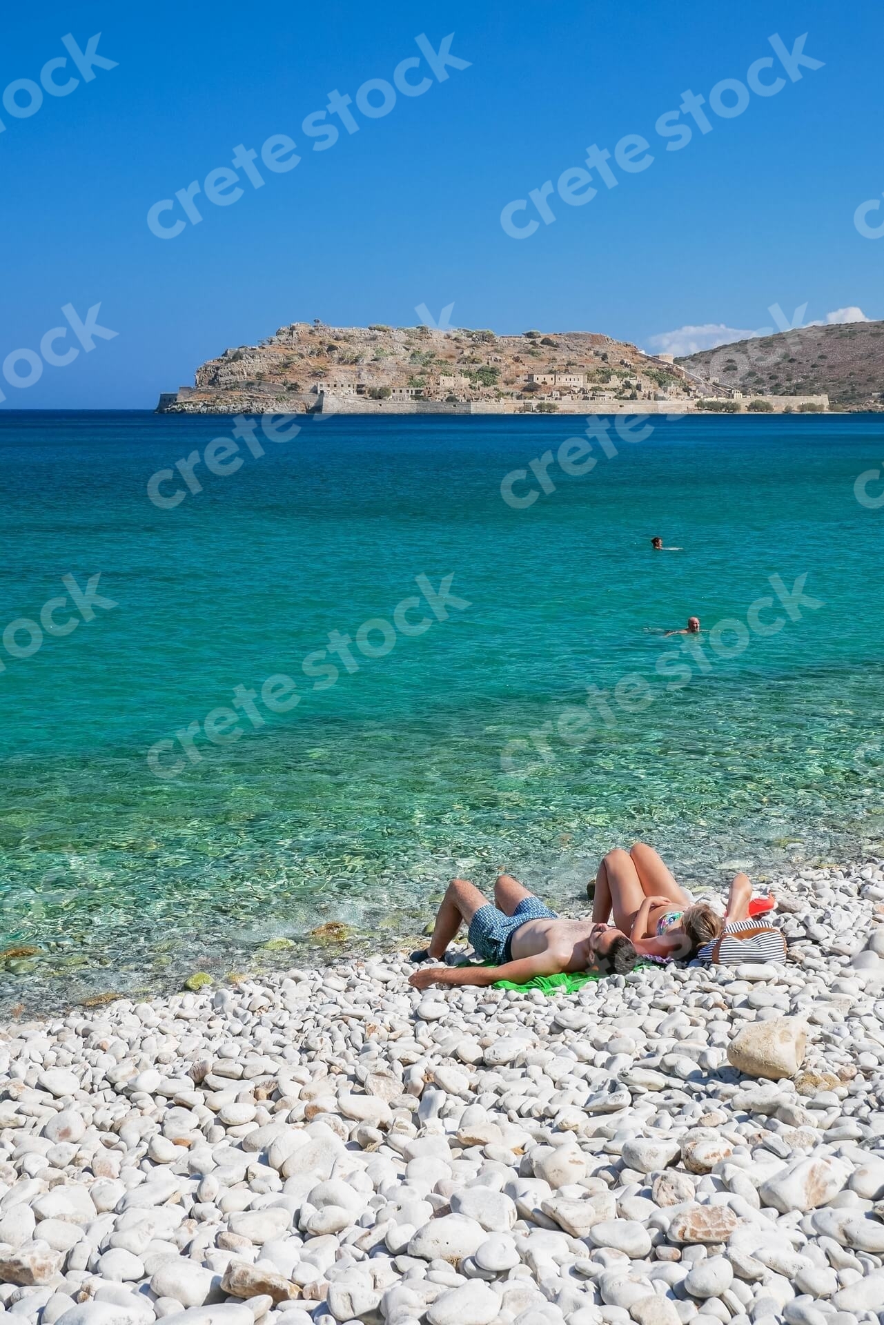 plaka-beach-and-spinalonga-island-in-agios-nikolaos-lasithi