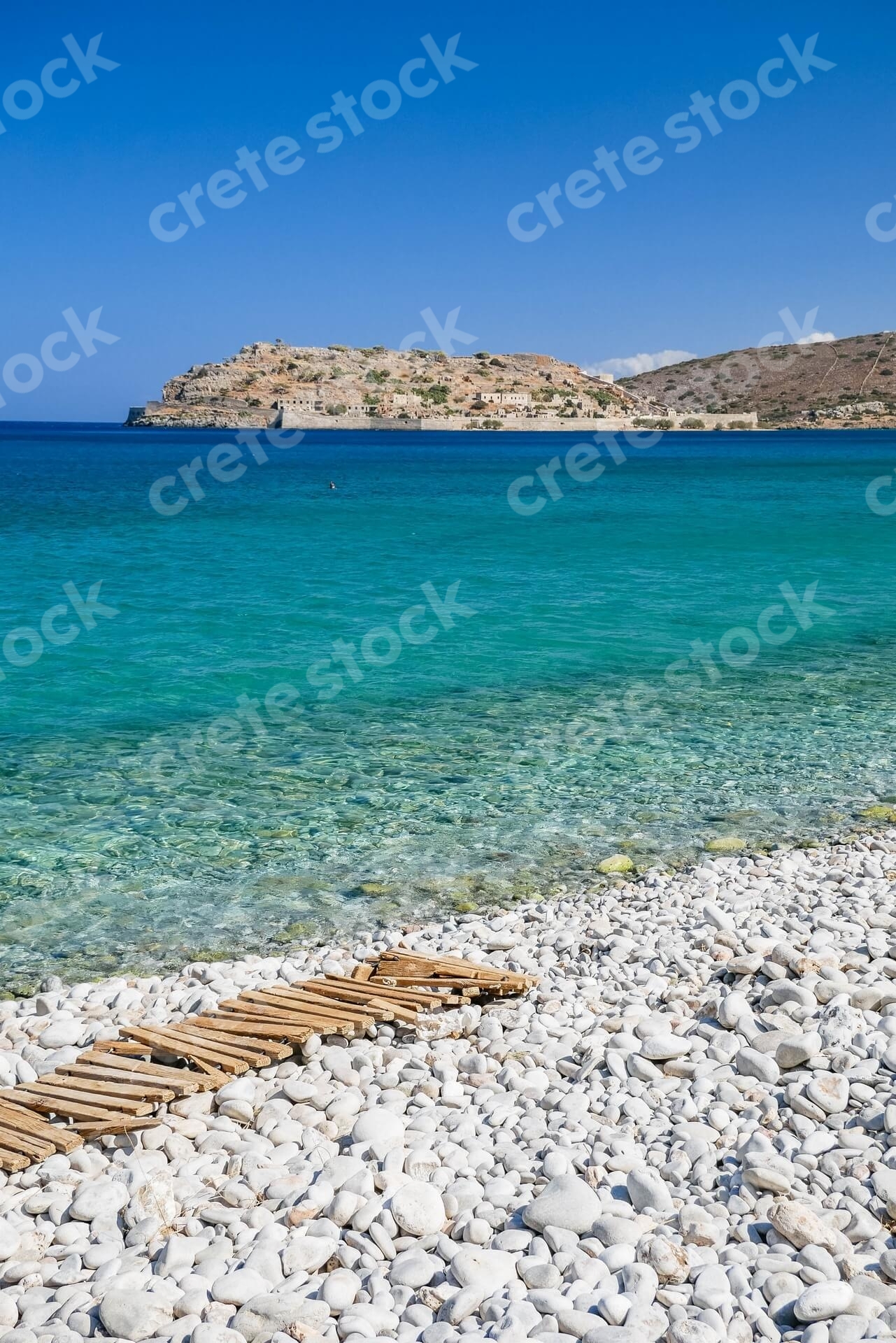 plaka-beach-and-spinalonga-island-in-agios-nikolaos-lasithi