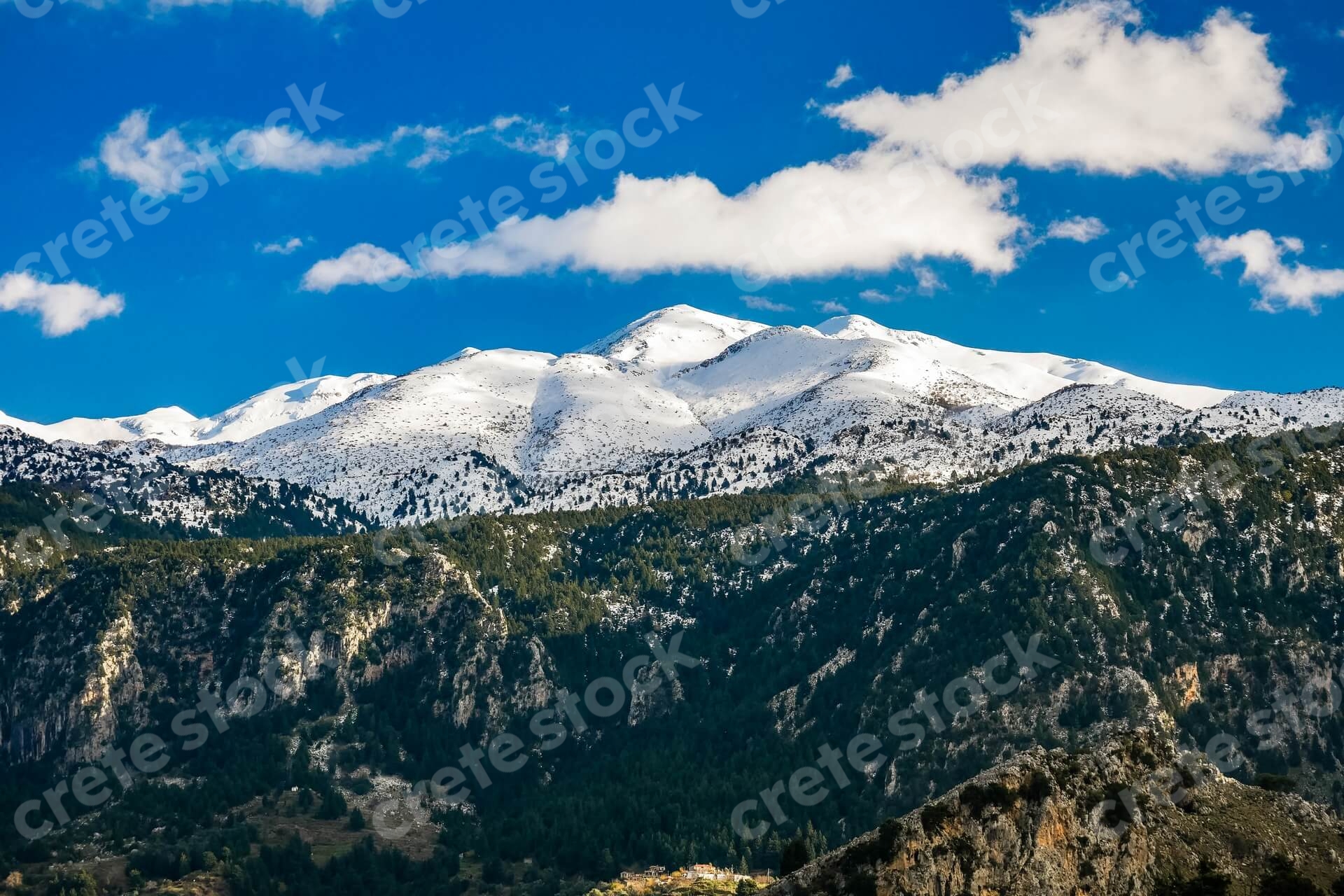 white-mountains-with-snow-in-chania