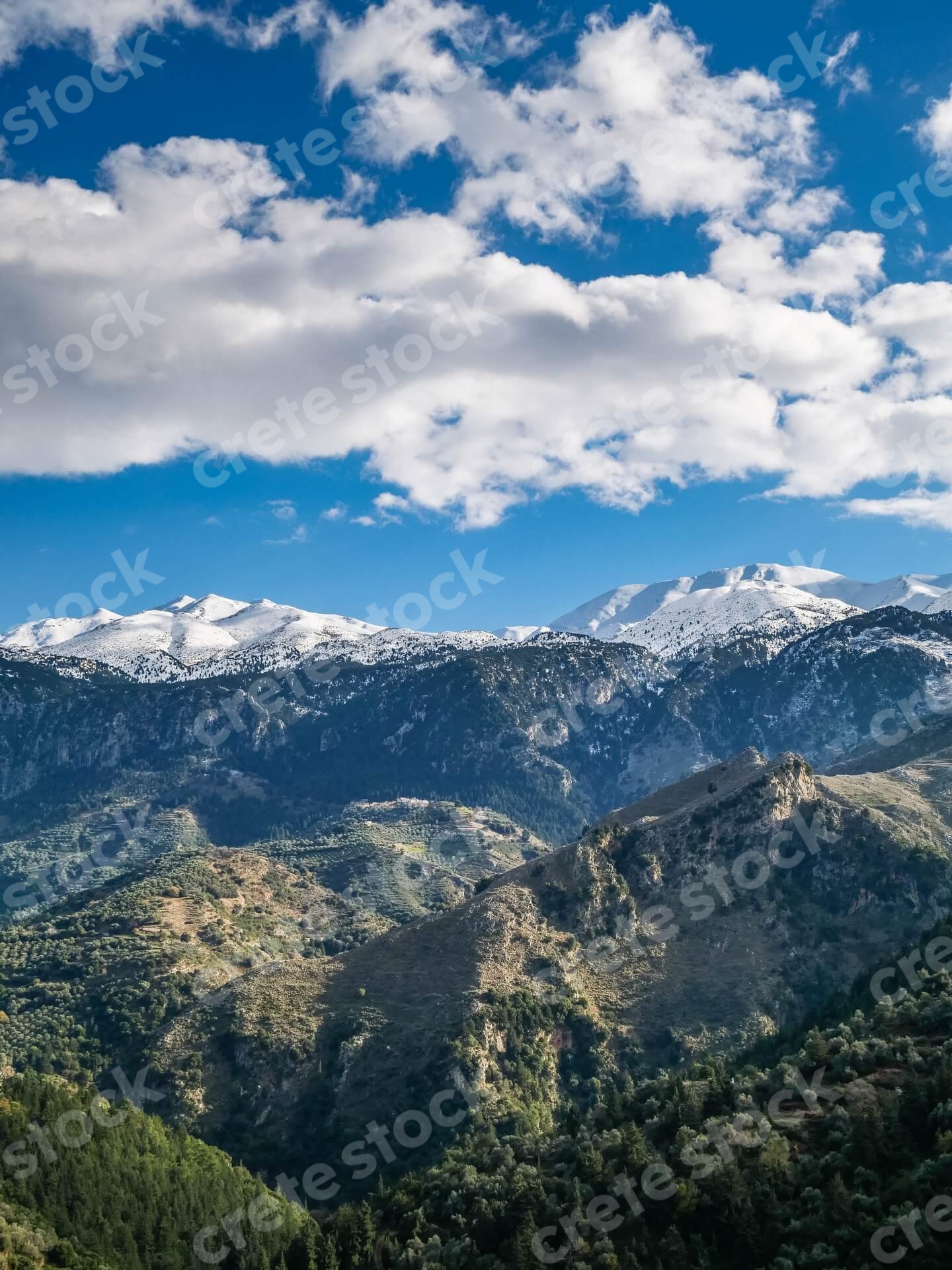 white-mountains-with-snow-in-chania