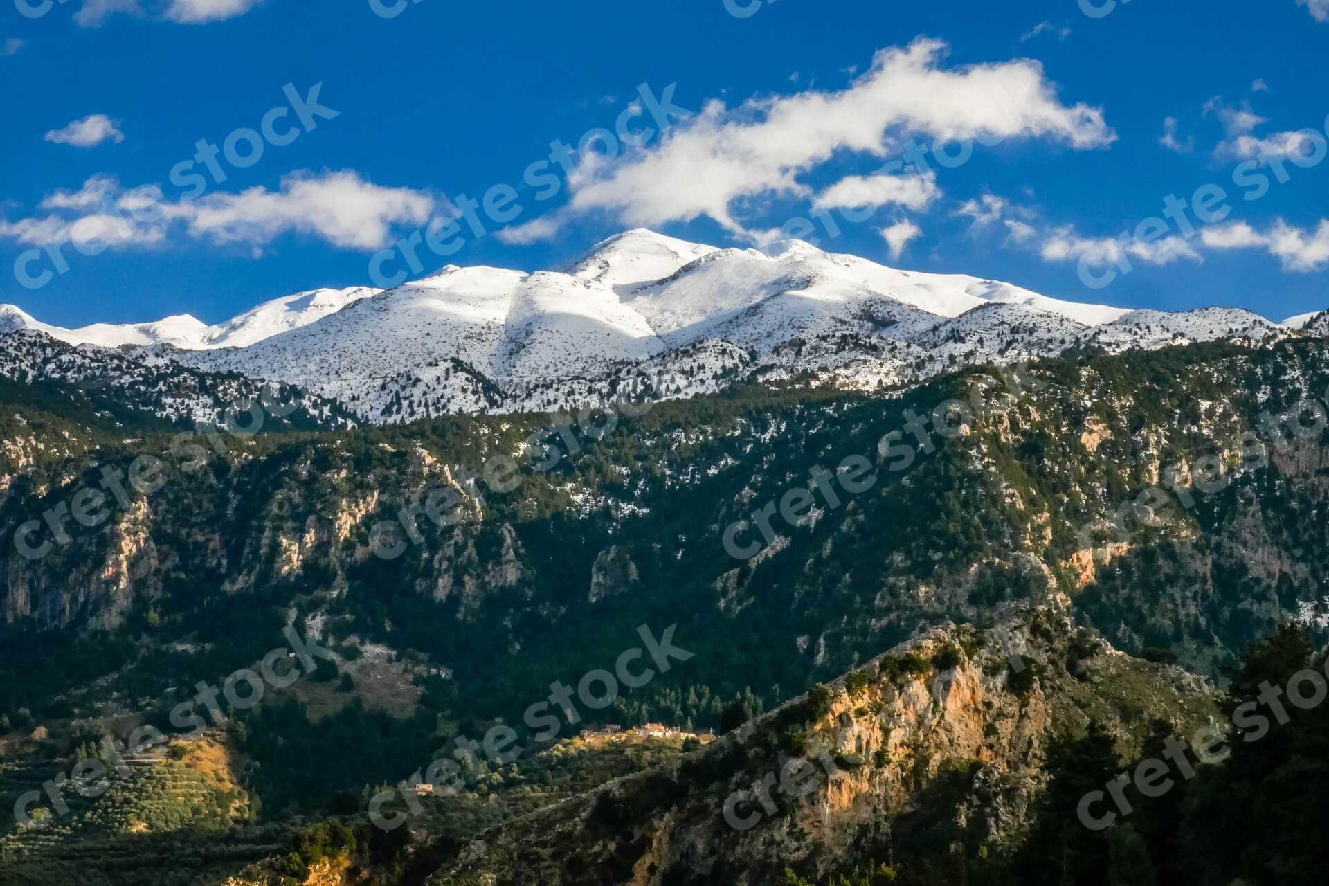 white-mountains-with-snow-in-chania