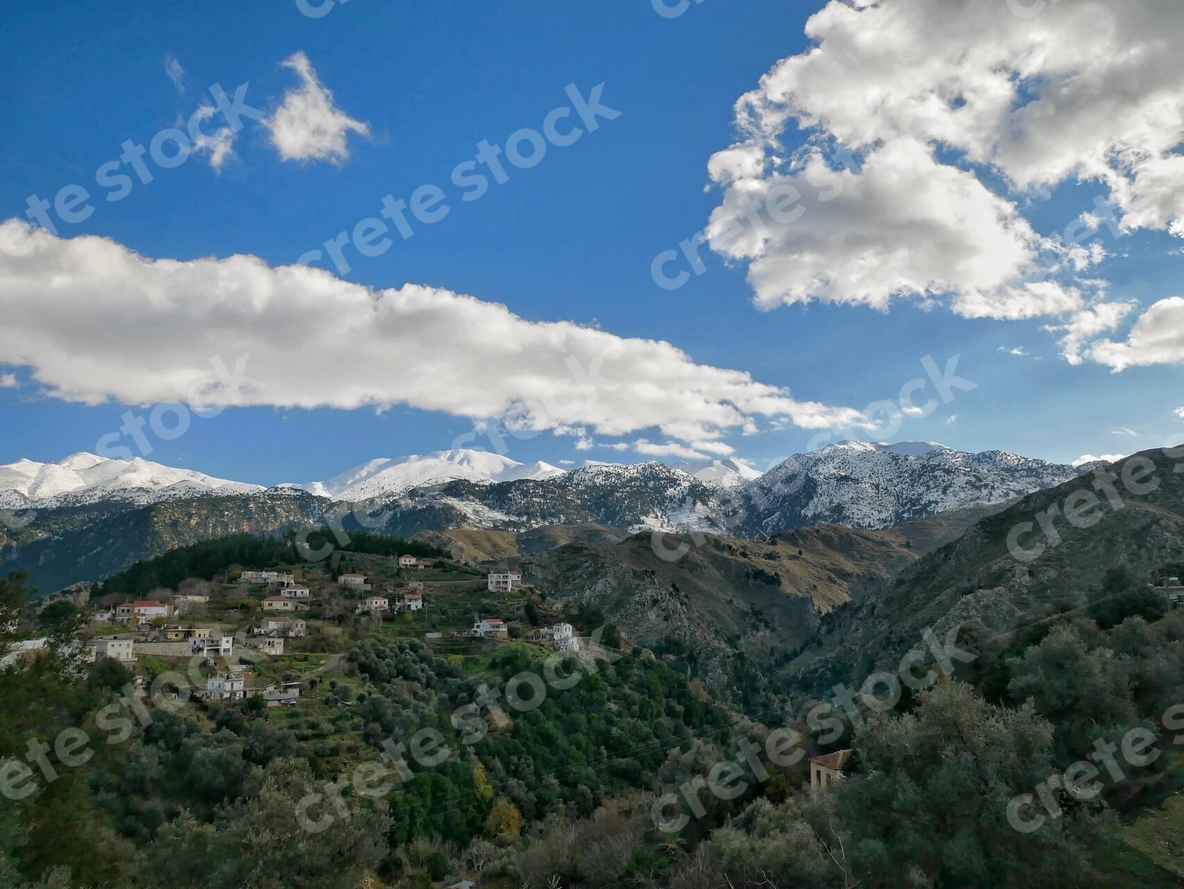 lakkoi-village-and-white-mountains-in-chania