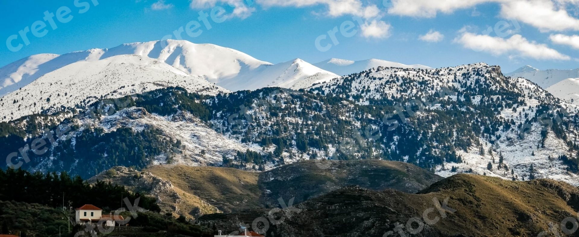 panorama-of-white-mountains-in-chania