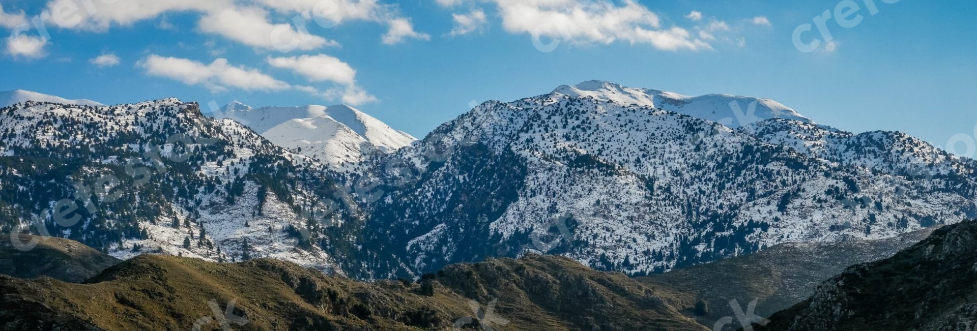 panorama-of-white-mountains-in-chania